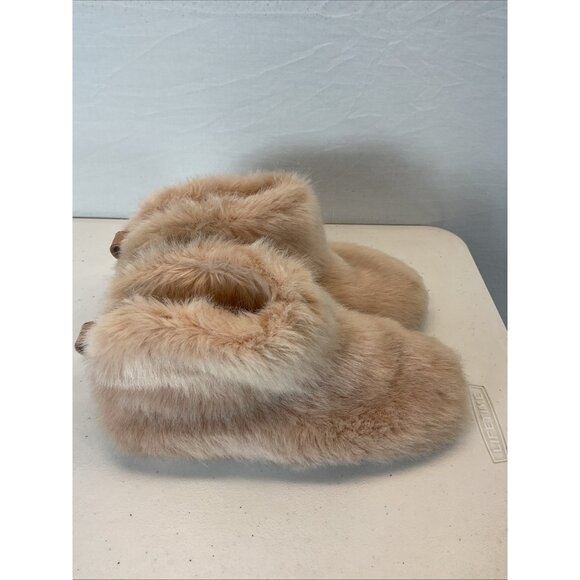 Ugg Amary Slippers Boots Size 9 Fuzzy Pink Comfy‎ - Picture 2 of 8